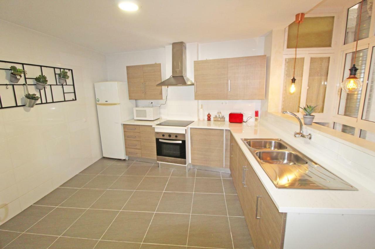 Centrico Y Espacioso Piso En Barrio Tranquilo Alicante Exterior foto