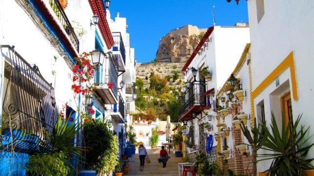 Centrico Y Espacioso Piso En Barrio Tranquilo Alicante Exterior foto